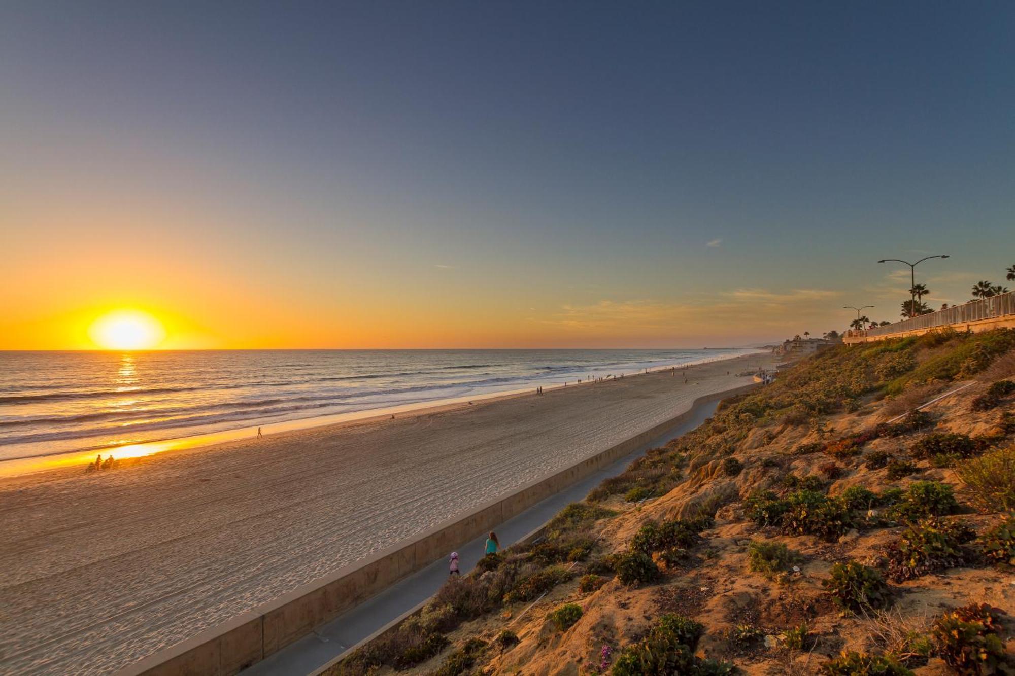 90 Walk Score - Steps To Beach & Dining - Reserved Parking Apartment Carlsbad Luaran gambar